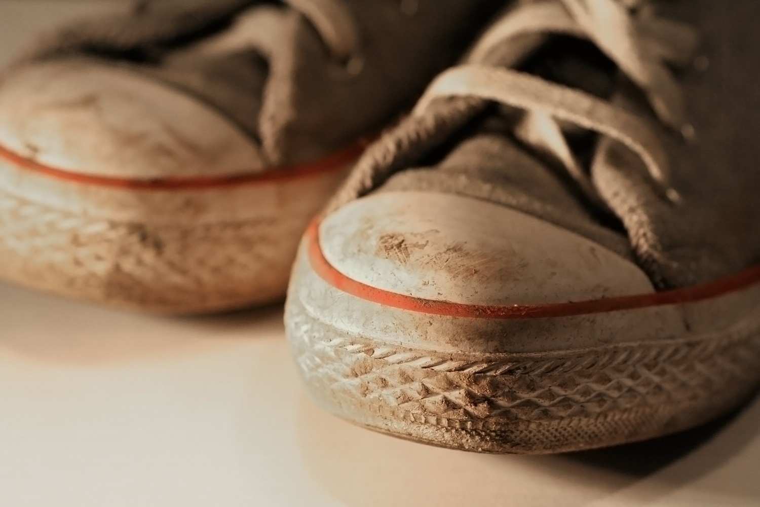 how-to-clean-your-shoes-dirty-shoe