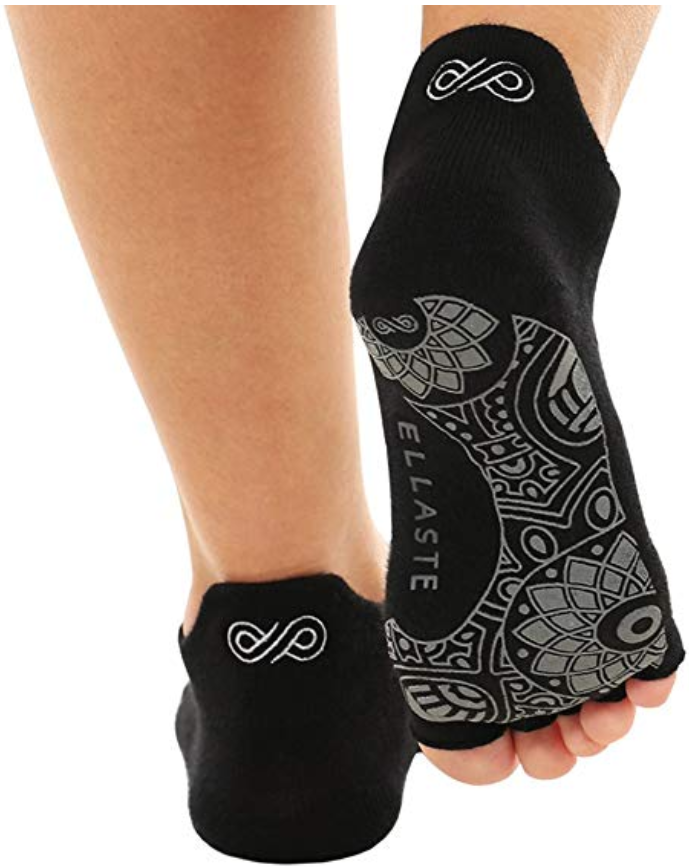10 Best Non Slip Yoga Socks Reviewed in 2022 WalkJogRun