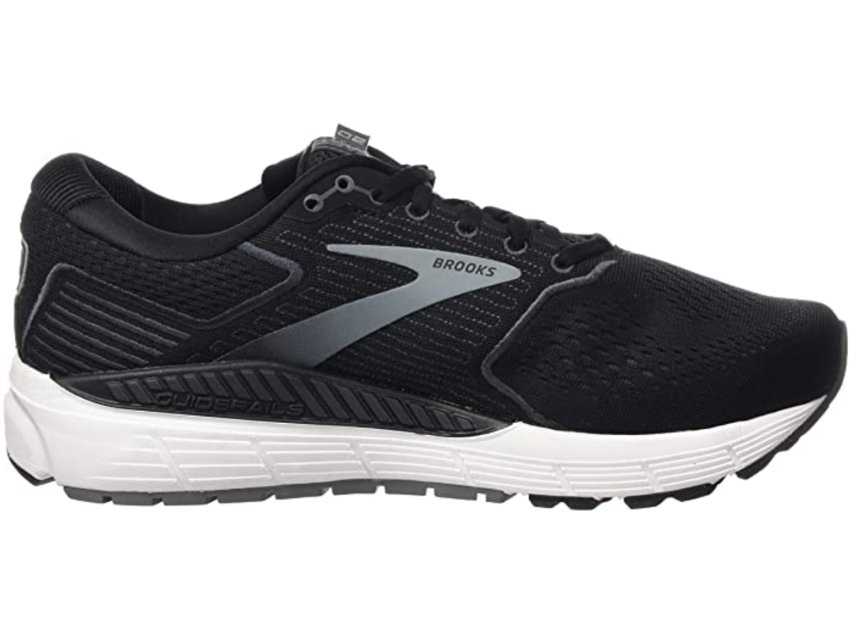 walking shoes for people with flat feet